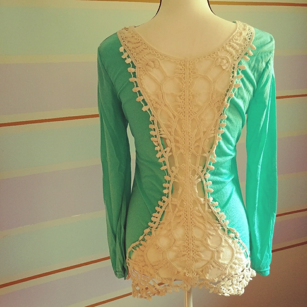 Long Sleeve Crochet tee sz S